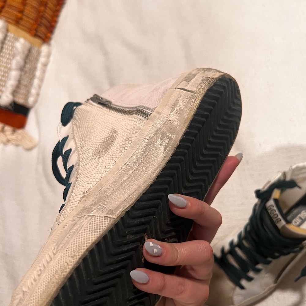 Golden Goose sneakers - WORN 2x / fits a size 7.5 - Picture 3 of 4